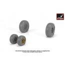 1/35 Armory Sikorsky SH-60 Seahawk wheels with weighted...