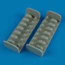 1:72 B-24 Liberator oxygen cylinders