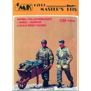 1:35 Deutsche Fallschirmjäger mit Schubkarre WW II 2 St.