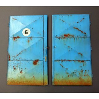 1:35 Workshop doors